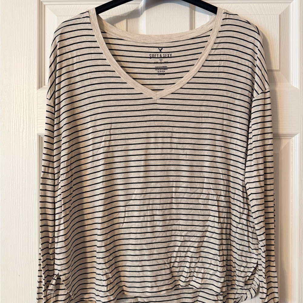 American Eagle Outfitters Soft & Sexy Long Sleeve Top